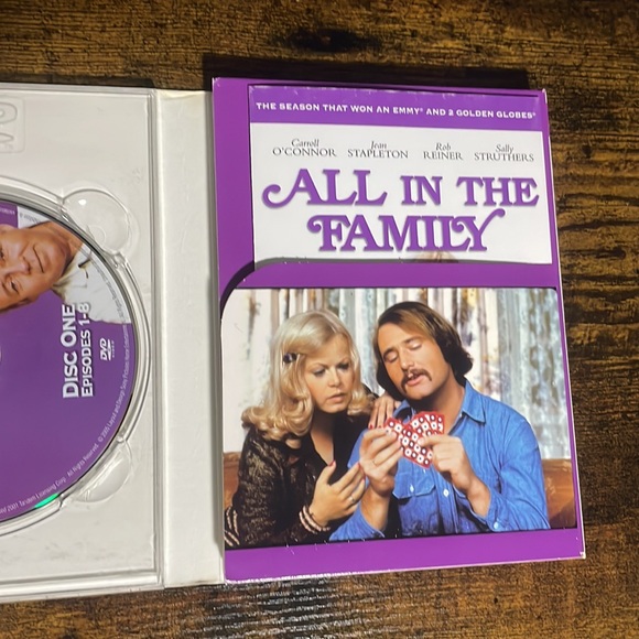 ALL IN THE FAMILY- SEASONS 3 & 4 - Picture 5 of 6